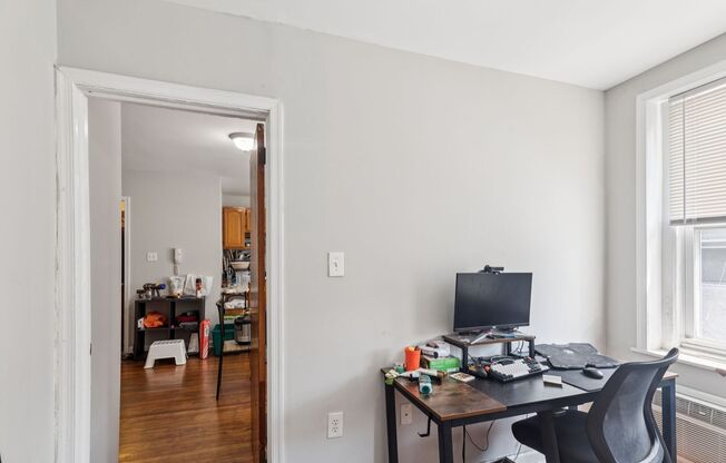 1 bed, 1 bath, 600 sqft, $1,150, Unit B25