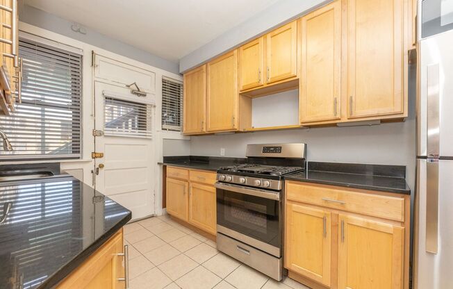 3 beds, 2 baths, 1,425 sqft, $2,495, Unit 800-1J