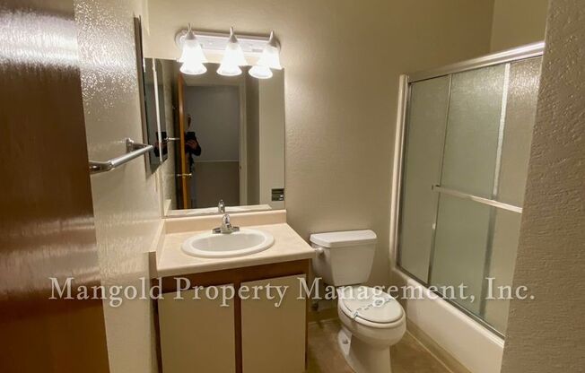 2 beds, 1.5 baths, 988 sqft, $2,900, Unit 21