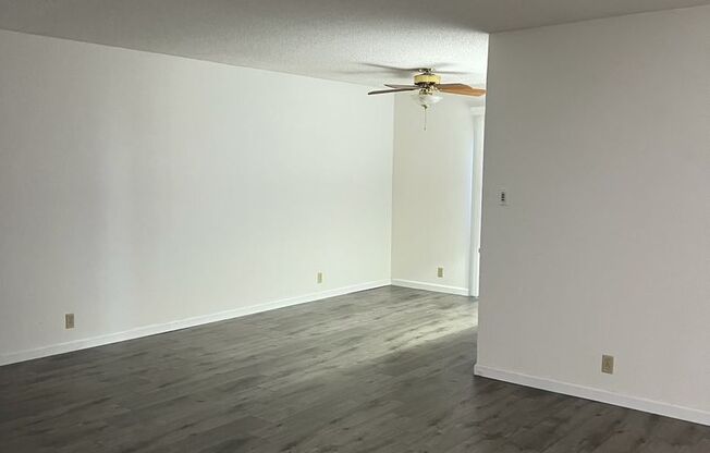 Charming 3-Bedroom Townhome in Desirable Greenhaven/Pocket Area!