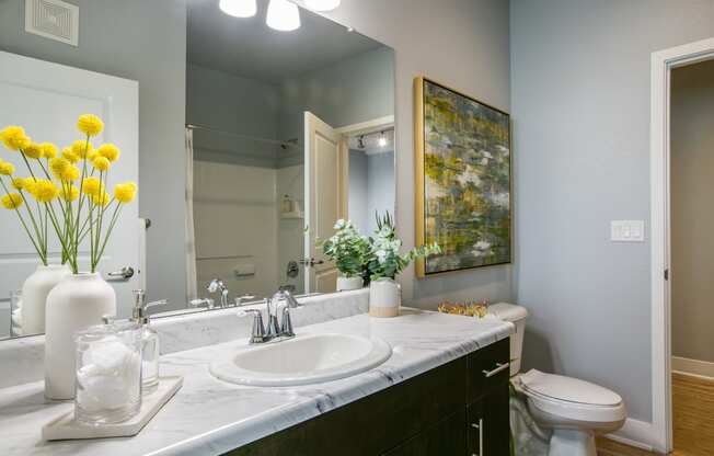 Bathroom With Vanity Lights at SkyStone Apartments, Albuquerque, 87114