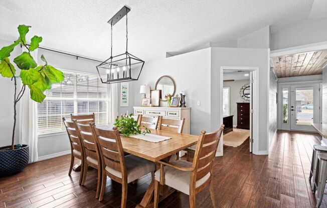 Beautiful 4-Bedroom Home in Gated Emerald Lakes – Spacious, Updated & Pet-Friendly!