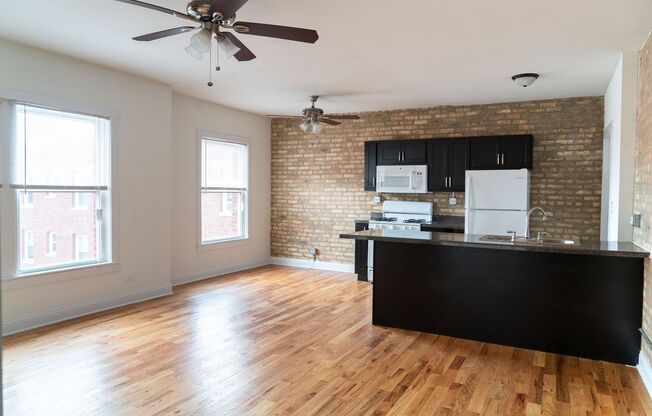 1 bed, 1 bath, 550 sqft, $1,675, Unit 4738-3C