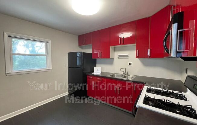 2110 CAVANAUGH AVE SE