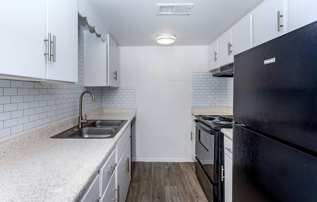 2 beds, 2 baths, 840 sqft, $999, Unit B74