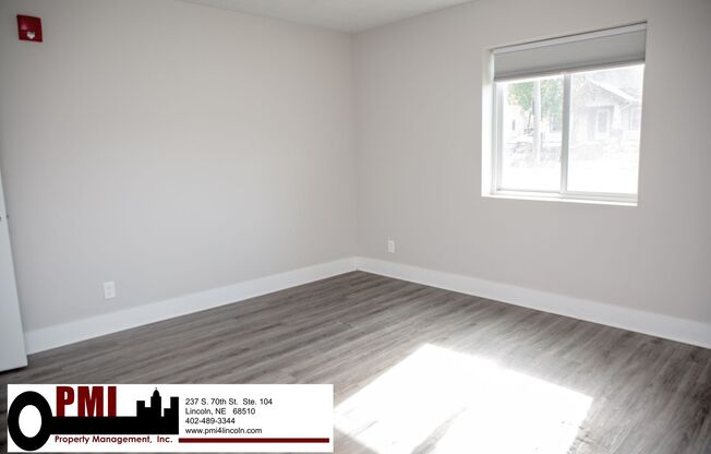 2 beds, 1 bath, $1,050, Unit 4001 Holdrege St. #21
