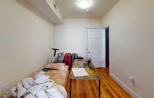 2 beds, 2 baths, 950 sqft, $2,595, Unit 2