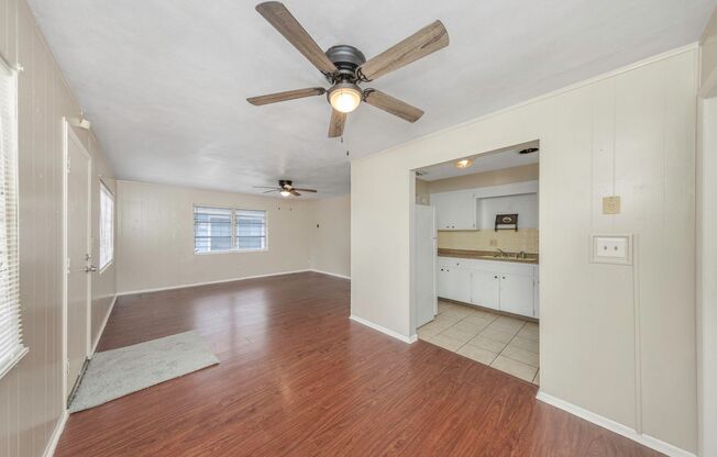 Cute & clean 3/2 with fenced yard