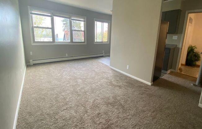 2 beds, 1 bath, $1,200, Unit 2