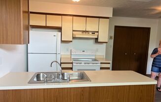 1 bed, 1.5 baths, $850