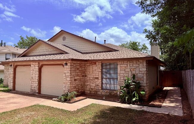Great, well-maintained single-story duplex tucked away on a quiet cul-de-sac!