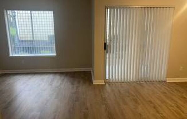 2 beds, 2 baths, 1,010 sqft, $1,635, Unit C28