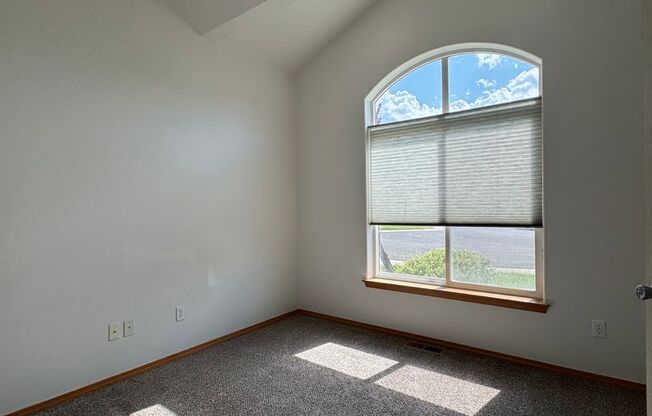 Large 4 Bed Rental in Established Neighborhood
