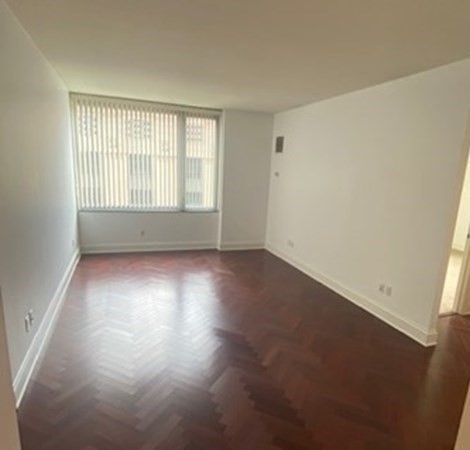 1 bed, 1 bath, 725 sqft, $4,000, Unit 701