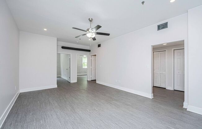 3 beds, 2 baths, 1,100 sqft, $2,400, Unit 118