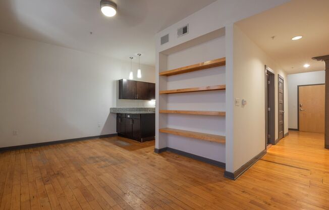 2 beds, 2 baths, 900 sqft, $1,395, Unit Apt #3009