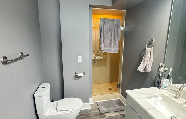 2 beds, 2 baths, 2,000 sqft, $4,550, Unit 600 Broadway Ave NW - Unit 601 A