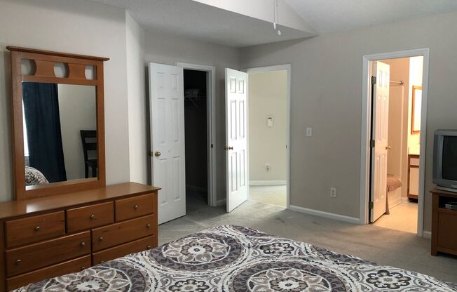 2 beds, 2 baths, 1,270 sqft, $1,375, Unit 2716-5