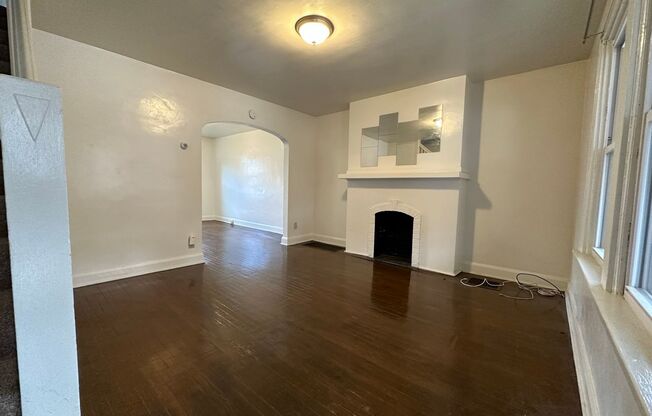 2 beds, 1 bath, $1,350, Unit 249