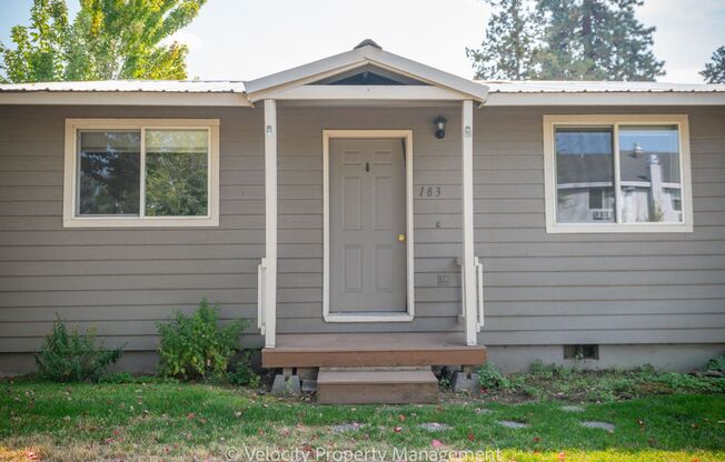 Bright and spacious 2 bedroom home!