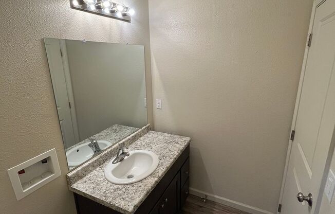 2 beds, 1 bath, $2,500