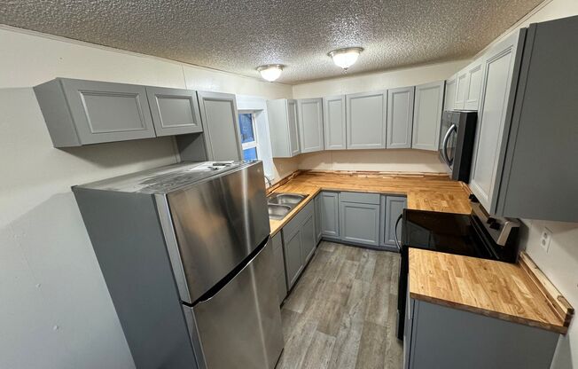Lathrop St - 901