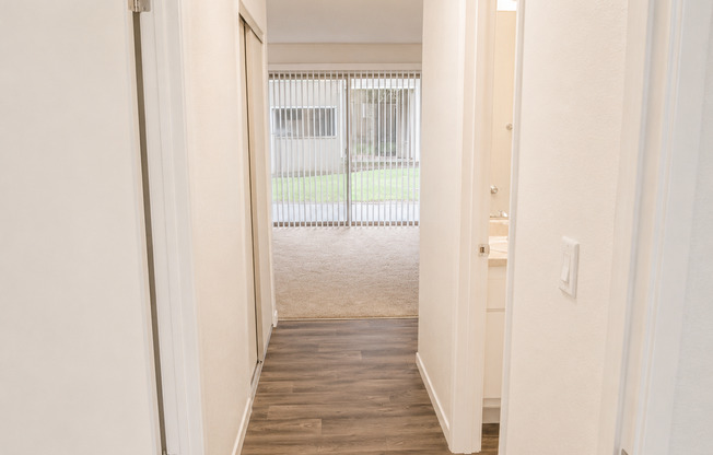 2 beds, 2 baths, 950 sqft, $1,700, Unit 1109