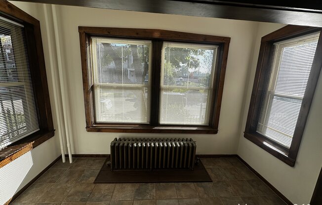3020 W WALNUT ST