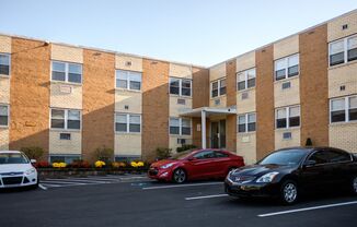 West Walnut Lane Apartments