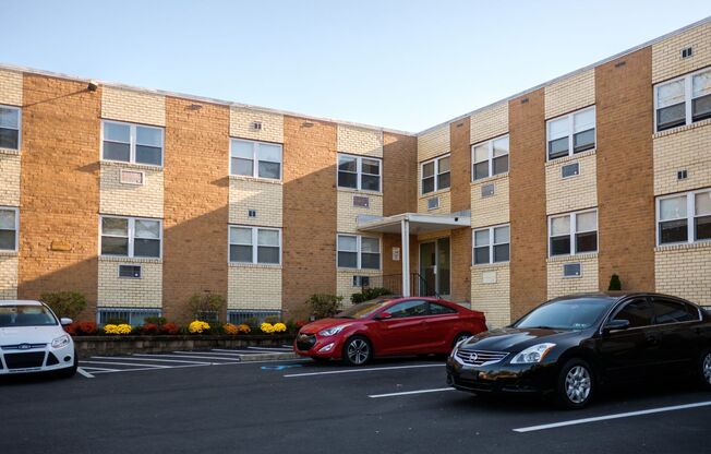 West Walnut Lane Apartments