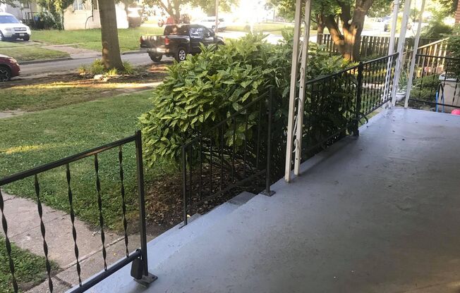 Charming 3 Bedroom/ 1 Bathroom Home in Dundalk, MD!