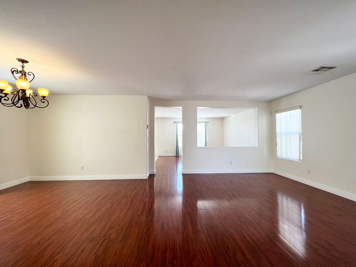 Beautiful 3 bedroom 2.5 bathroom 2 story house