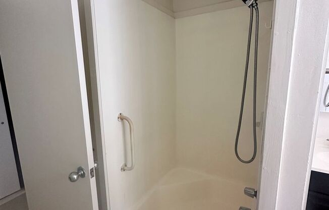 Studio, 1 bath, $1,800