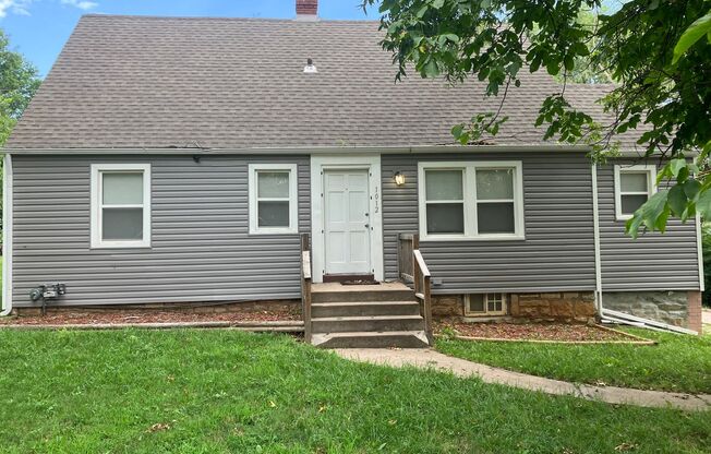 4 beds, 2 baths, $1,900