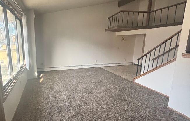 3 beds, 1.5 baths, 1,204 sqft, $1,569, Unit 5180 04
