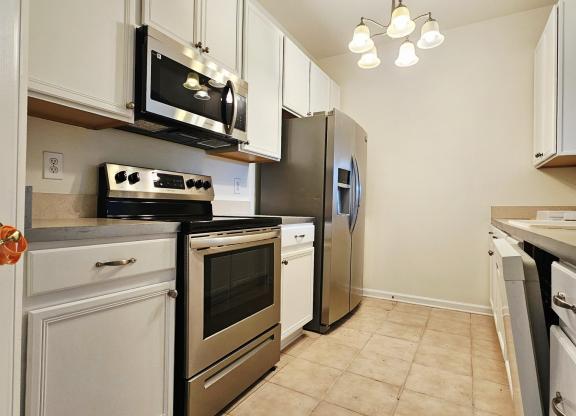3 beds, 2 baths, 1,206 sqft, $1,600