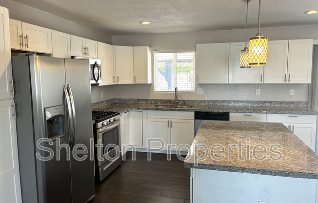1421 S ROBERTS RD