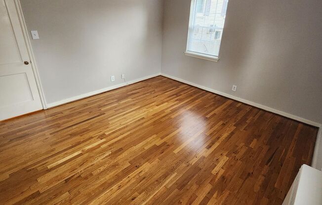 2 beds, 1 bath, 897 sqft, $2,275, Unit A-23