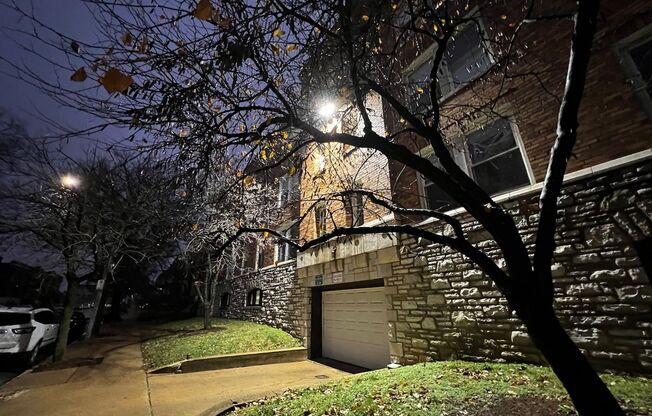 Studio, 1 bath, 400 sqft, $825, Unit 309
