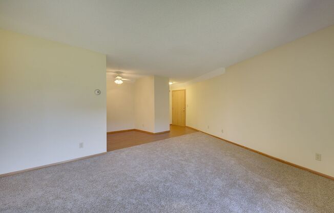 2 beds, 1 bath, 726 sqft, $1,295, Unit 799-205