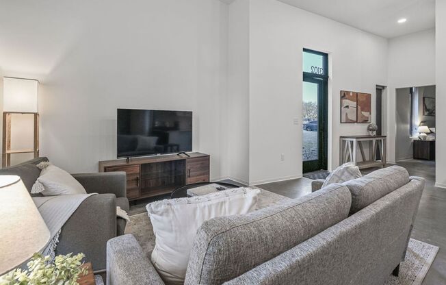 1 bed, 1 bath, 677 sqft, $1,395, Unit 3323