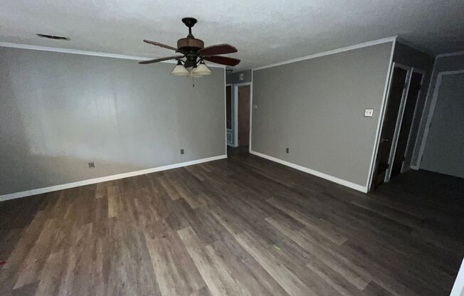 3 beds, 2 baths, $1,100