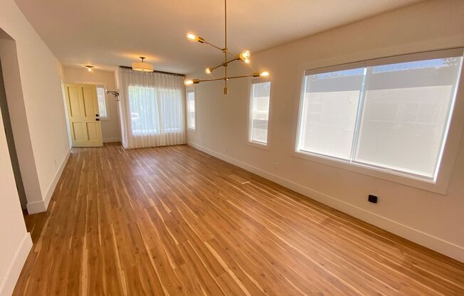 Advent - Large & Bright Two Bedroom Home Low Deposit!