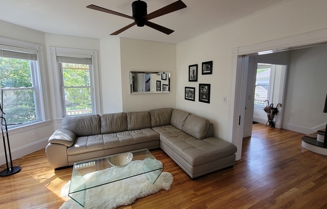 52 HILLSDALE RD