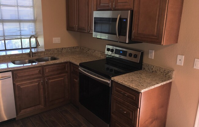 3 beds, 2 baths, $1,895, Unit Unit# 143