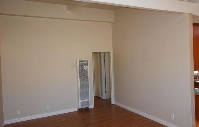 2 beds, 1 bath, $2,795