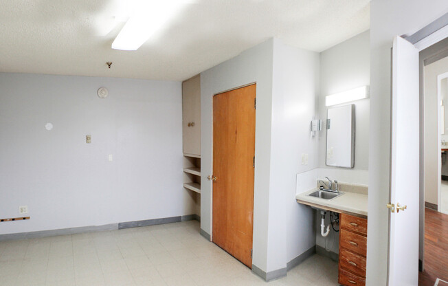 Studio, 1 bath, 212 sqft, $595, Unit 113C