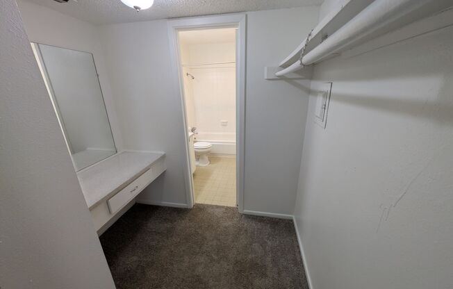 Studio, 1 bath, 480 sqft, $675, Unit 16-B