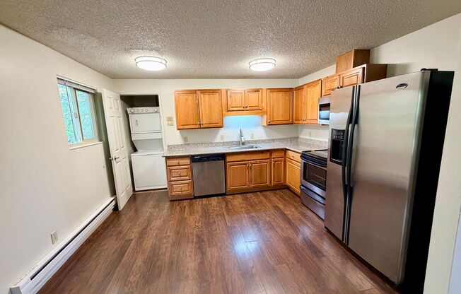 1mo Free! Updated Top Floor 2-Bed with Washer/Dryer, Dishwasher