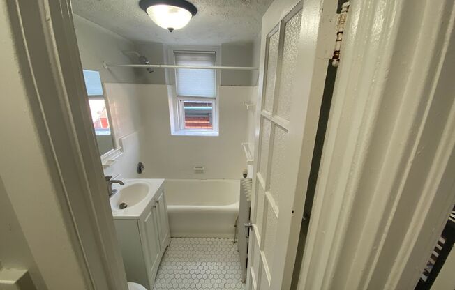 Studio, 1 bath, 325 sqft, $1,395, Unit Unit 307